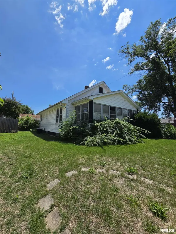 216 RIPPER ST, South Pekin, IL 61564