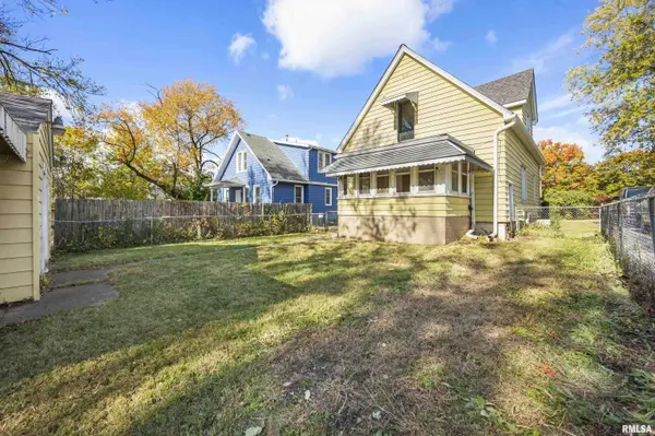 304 W MCCLURE AVE, Peoria, IL 61604