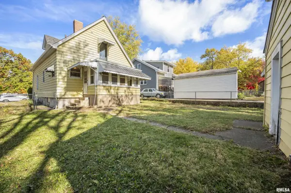 304 W MCCLURE AVE, Peoria, IL 61604