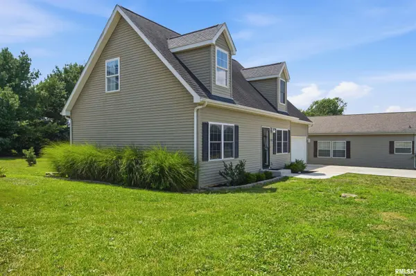 126 S COLUMBUS ST, North Pekin, IL 61554