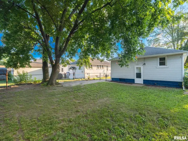 1108 S 6TH ST, Pekin, IL 61554
