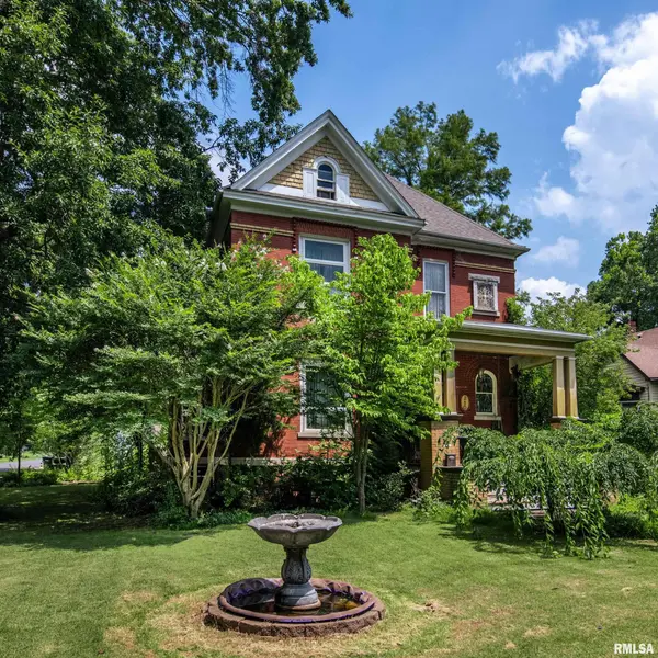 210 W BOULEVARD ST, Marion, IL 62959