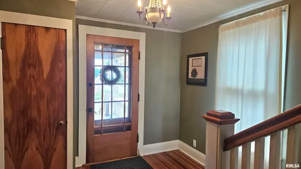 107 E OLIVE ST, Canton, IL 61520