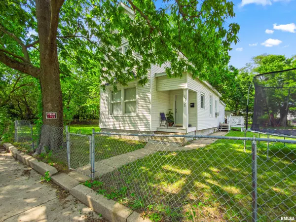 1203 W BUTLER ST, Peoria, IL 61605