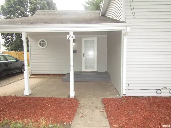 954 E LOCUST ST, Canton, IL 61520