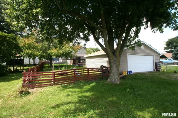 400 S EAST ST, Mclean, IL 61754
