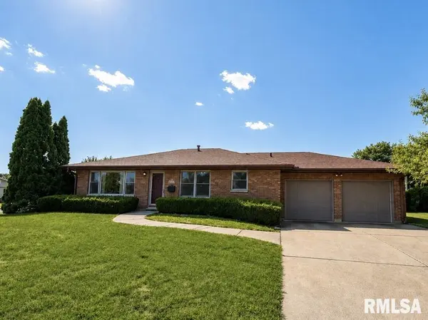 2705 N WOODBINE TER, Peoria, IL 61604