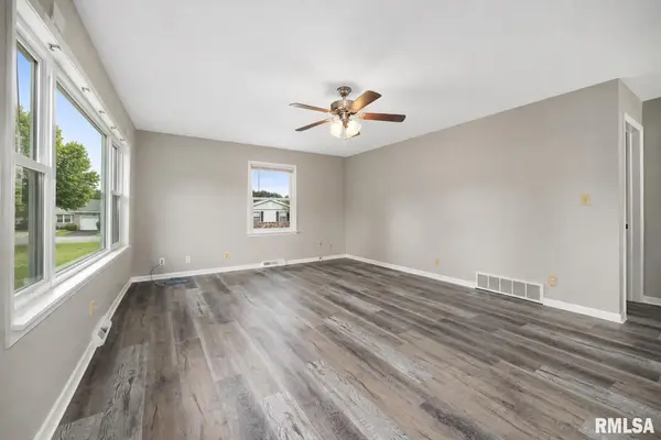 2705 N WOODBINE TER, Peoria, IL 61604
