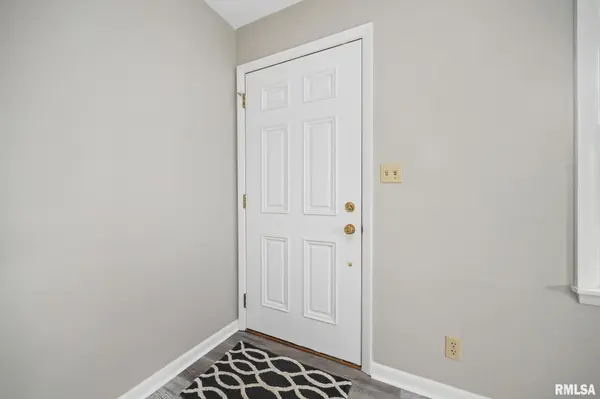 2705 N WOODBINE TER, Peoria, IL 61604