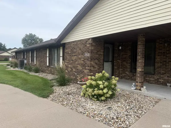2103 MAPLE AVE, Macomb, IL 61455