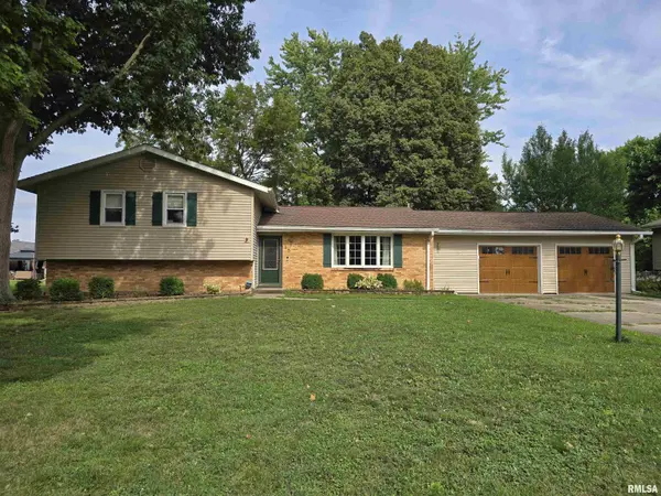 15 GETTYSBURG DR, Canton, IL 61520