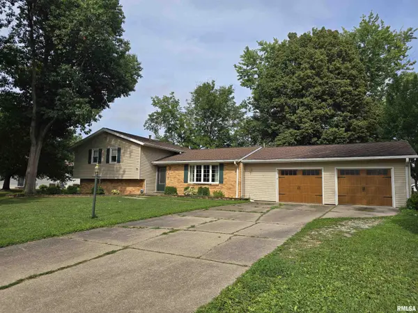 15 GETTYSBURG DR, Canton, IL 61520