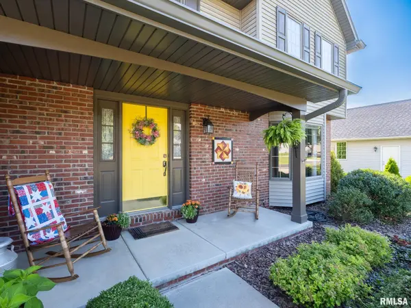 708 BAYSIDE CIR, Germantown Hills, IL 61548