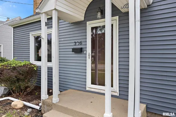 306 N LAWNDALE AVE, Washington, IL 61571