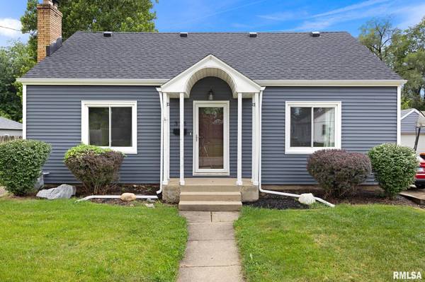 306 N LAWNDALE AVE, Washington, IL 61571