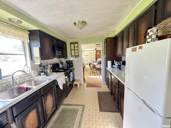 1005 SPRING BAY RD, East Peoria, IL 61611