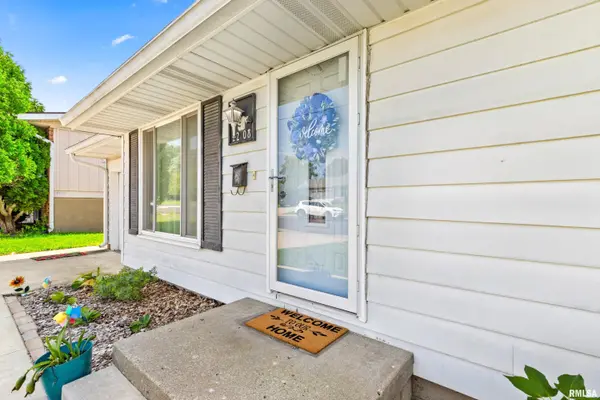 2208 W KENSINGTON DR, Peoria, IL 61614
