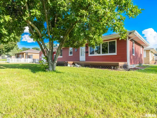 300 SOUTH ST, Pekin, IL 61554