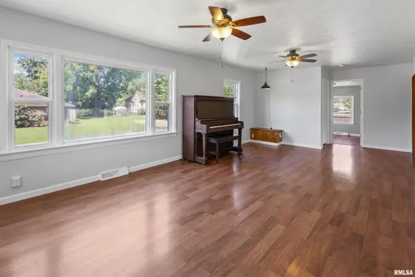 600 E Reeves ST, Marion, IL 62959-3363