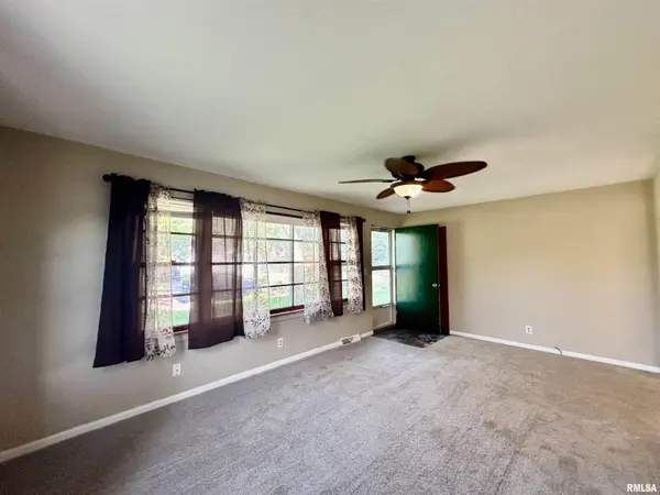 151 ALLISON ST, East Peoria, IL 61611