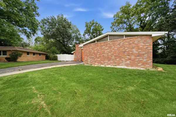 2903 W KINGSTON CT, Peoria, IL 61604