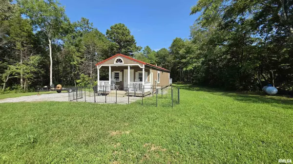 1987 Tom Dick Hill RD, Stonefort, IL 62987