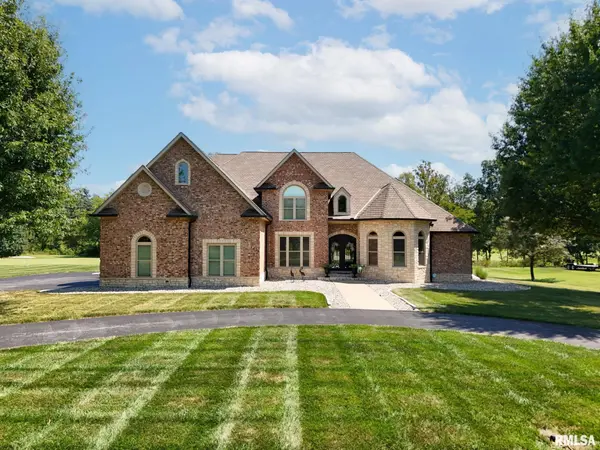 2737 Kokopelli DR, Marion, IL 62959