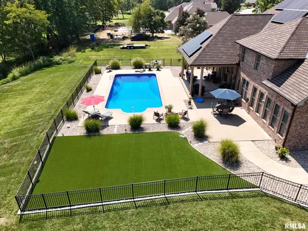 2737 Kokopelli DR, Marion, IL 62959