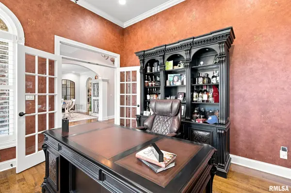 2737 Kokopelli DR, Marion, IL 62959