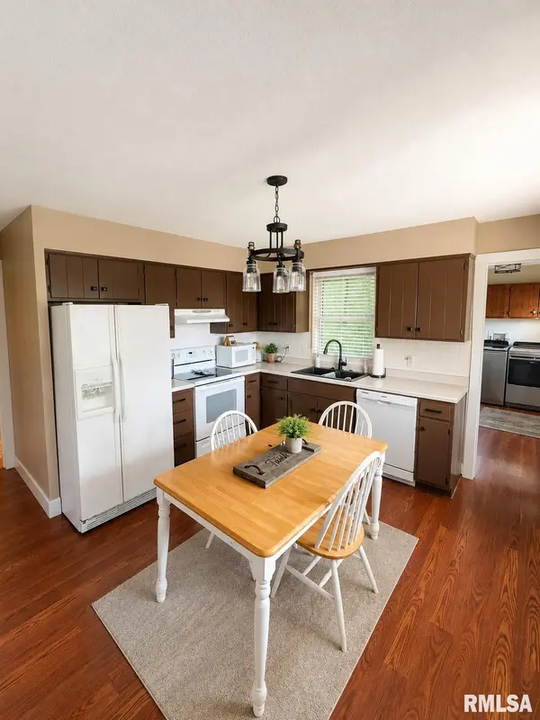 501 E DOUGLAS ST, Desoto, IL 62924