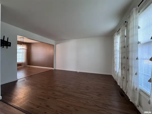 25 S YORKTOWN RD, Macomb, IL 61455