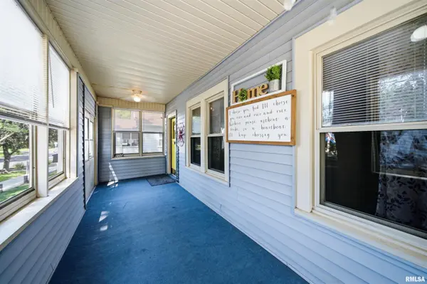 606 S 10TH ST, Pekin, IL 61554
