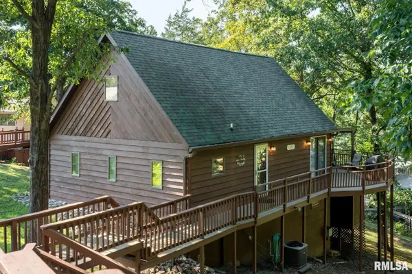 565 N LAKESHORE DR, Goreville, IL 62939