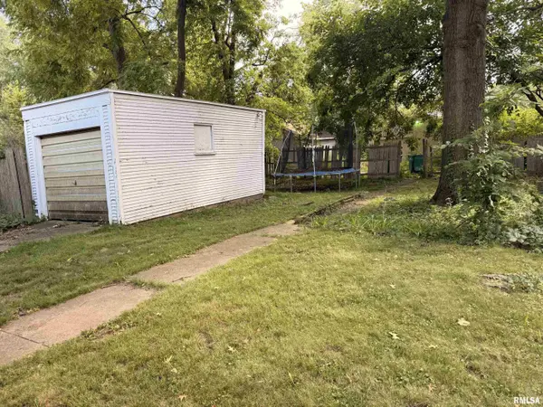 1006 W THRUSH AVE, Peoria, IL 61604