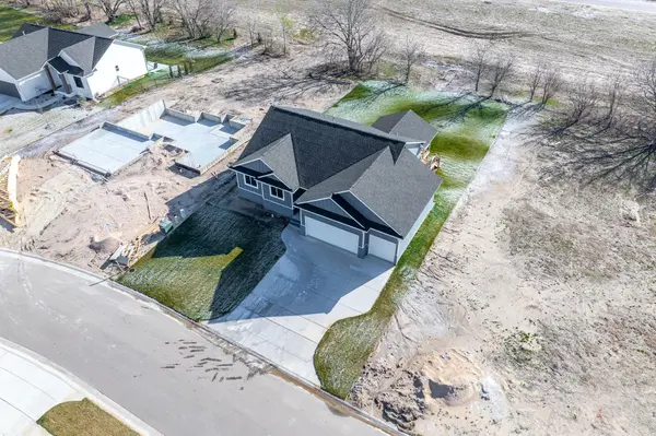8424 Pebble St, Maize, KS 67101