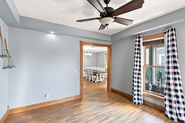 311 E 10th St, Wellington, KS 67152-4010