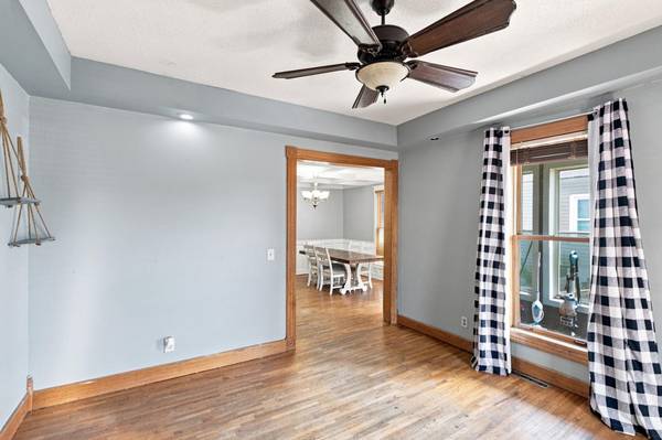 311 E 10th St, Wellington, KS 67152-4010