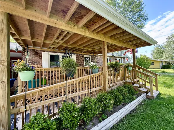 1126 E Crest Drive, Houston, MO 65483