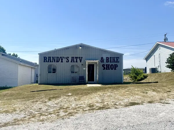406 Highway Rb, Stockton, MO 65785