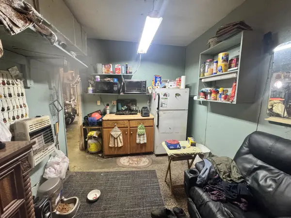 406 Highway Rb, Stockton, MO 65785