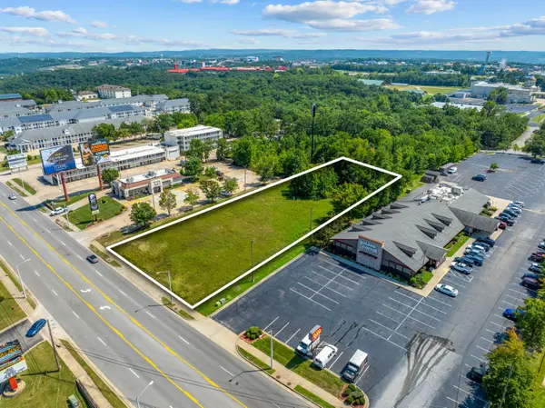 3330 Shepherd Of The Hills EXPY, Branson, MO 65616