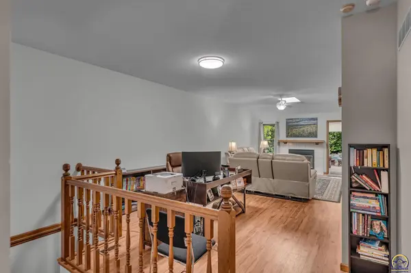 2634B SW Arrowhead RD, Topeka, KS 66614