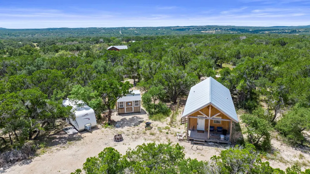 417 Prochnow RD, Dripping Springs, TX 78620