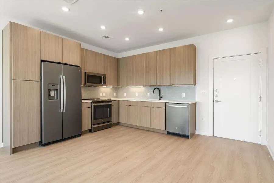 4802 S Congress Ave #403, Austin, TX 78745