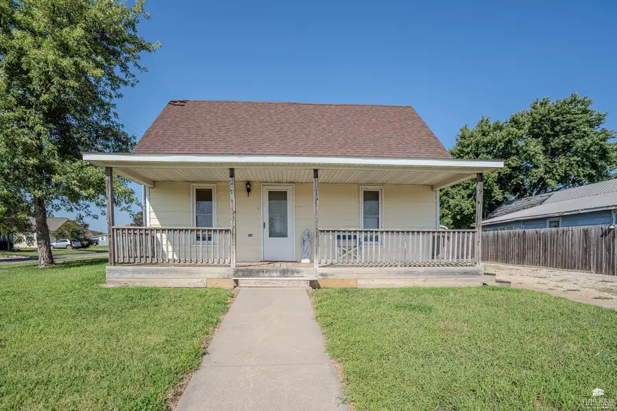 102 W 1st ST, Miltonvale, KS 67466