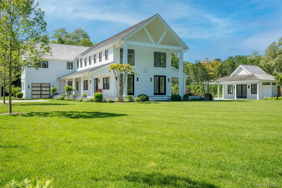 275 Narrow LN, Bridgehampton, NY 11932