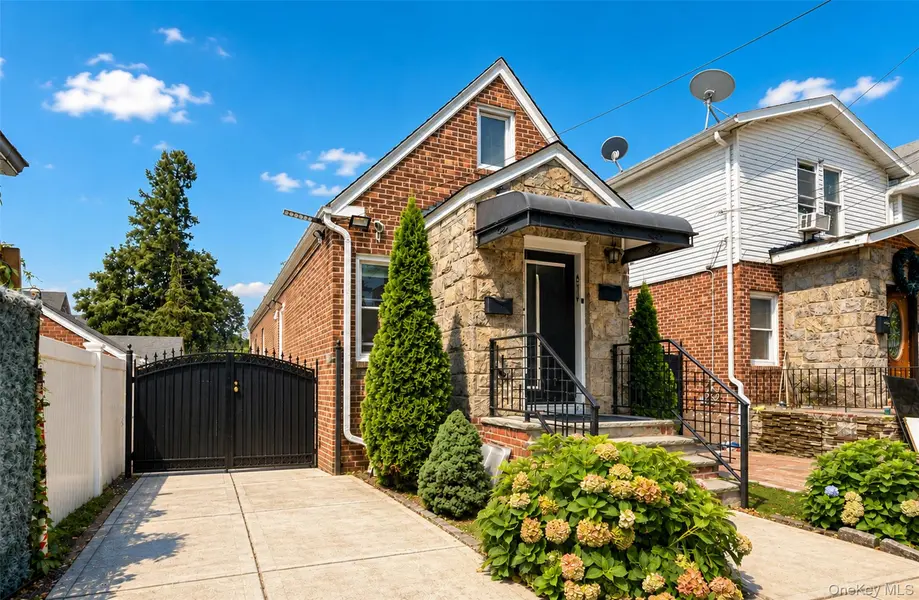 10238 85th RD, Richmond Hill, NY 11418