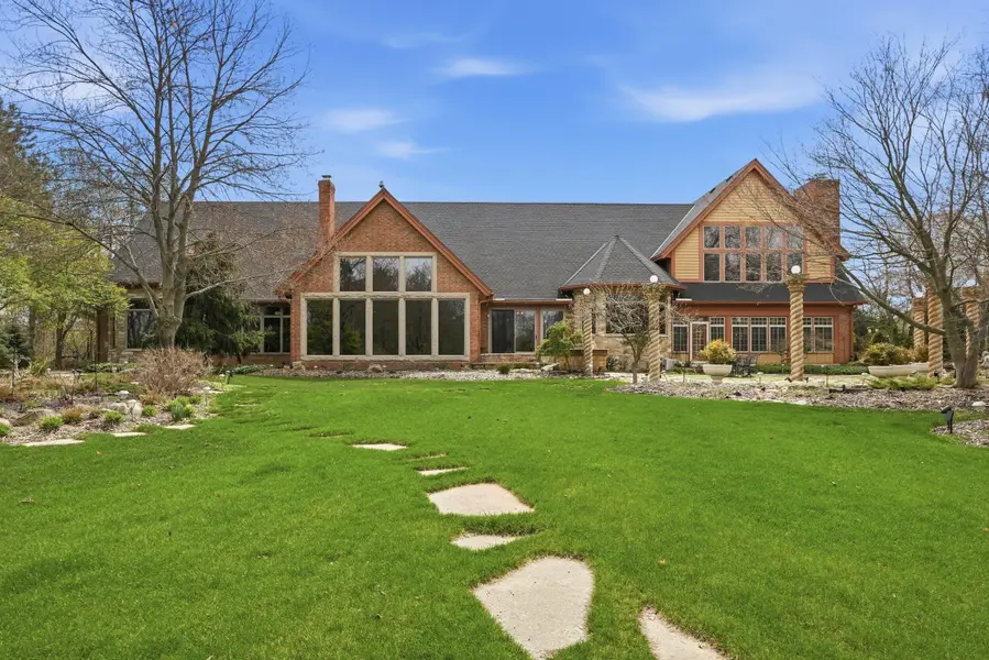 8315 Meadow LN, St. John, IN 46373
