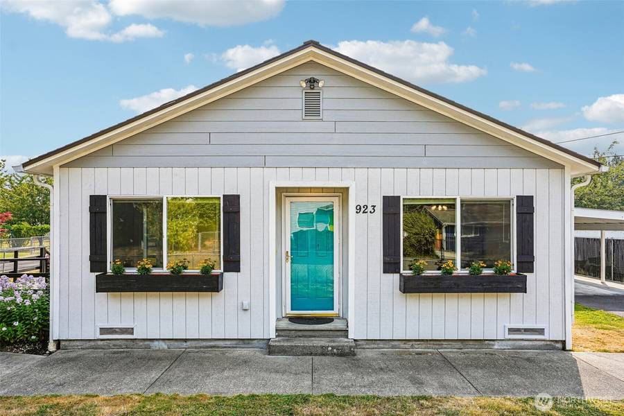 923 16th ST SW, Puyallup, WA 98371