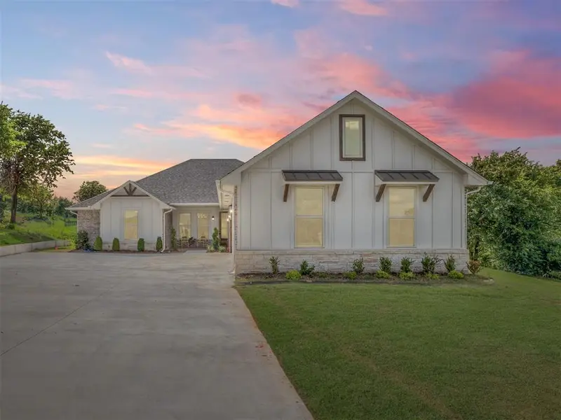 10925 Sandstone Ridge WAY, Guthrie, OK 73044